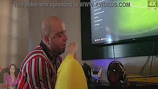 Cuckold Cleans Pussy Surprise After Gym