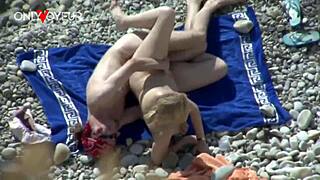 Beach Voyeur Catches Juicy Ass White Girl Fucked Doggy and Creampied