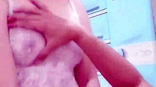 ngentot memek sempit istri hampir muncrat di dalam