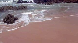 Yuri Gaucho Casal Paradise Gostosa Casada Mostrando Tudo Na Praia De Nudismo Os Macho Tudo Loucos!