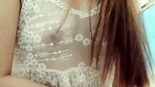 ngentot memek sempit istri hampir muncrat di dalam