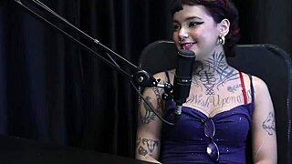 hey, annie clementine started with sensual pics and got naughty outdoors! 😜