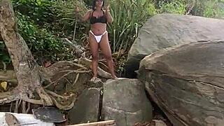 olá, somos as peludinhas fodendo gostoso na praia com muito tesão! 🌊