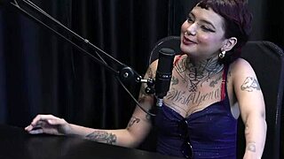 hey, annie clementine started with sensual pics and got naughty outdoors! 😜