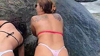 olá, somos as peludinhas fodendo gostoso na praia com muito tesão! 🌊