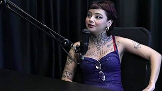 hey, annie clementine started with sensual pics and got naughty outdoors! 😜