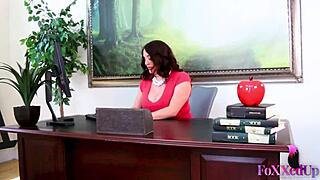 Jenna Foxx Performs Muff Diving On Big Pussy In Lingerie