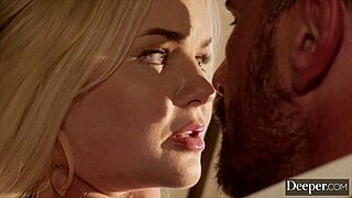 Big Ass Babe Performs Rough Anal On Webcam Show