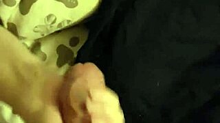 That lady's giving me an incredible glass wank session right now