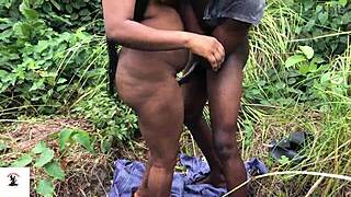 Quick fuck with roadside babe leads to orgasm.