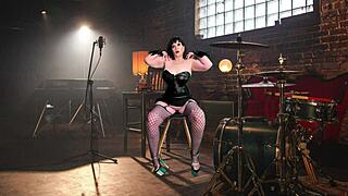 Granny Carmen Rocks Wild Fingering Session