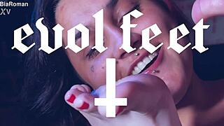 Naughty redhead feet just begging to be licked, so hot! 😜