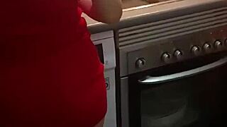 Desayunando La Vagina De Mi Suegra En La Cocina