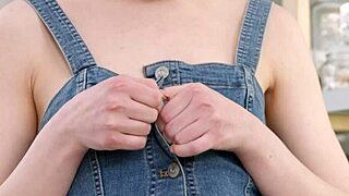 PETITE TEEN CREAMPIED IN DOGGYSTYLE MASSAGE