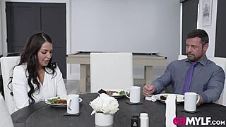 i can’t believe how hot wife alexa payne went the xtra mile for that creampie!