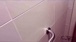 quero comer teu cuzinho putinha, vamos foder no banheiro da loja