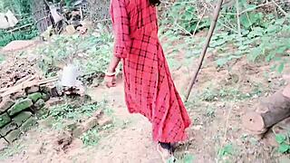 Zakaj se vitka varuška trdo jebe po čiščenju hiše?