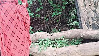 Zakaj se vitka varuška trdo jebe po čiščenju hiše?