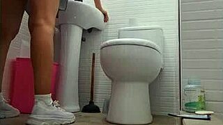 My English teacher teaches me very well