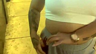 Colombian and European amateurs engage in anal assfucking worldwide.