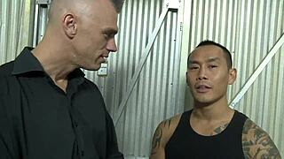 Milf neukt grote zwarte pik in MMA ring