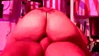 qadesh amateur rides hard in the gym