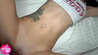 i'm the sexy babe masturbating with toys