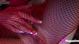 Kylie Uses Vibrator For Anal Finger Fuck!