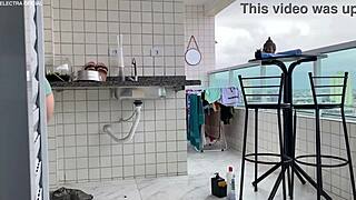 chamei essa empregada para limpar casa e ela ficou pelada pra mim