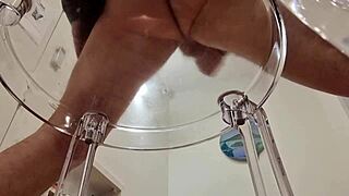 sborrata e gemiti sexy e perverso con pisciata e giubbotto di pelle - sega con sborrata e intensi gemiti con dialoghi sporchi