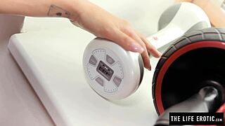 Sweaty Workout Girl Fucks a Vibrating Dumbbell