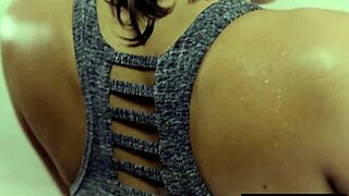 Sweaty Workout Girl Fucks a Vibrating Dumbbell