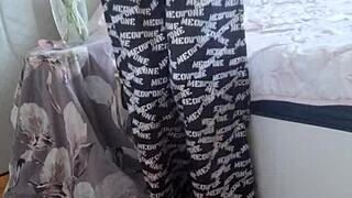 elza kom shows off nylon tights in bedroom fetish