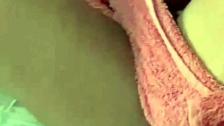 Abang pancut dalam pantat ketat dia untuk elak kehamilan cepat! 😅