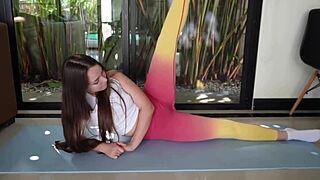 stepdad can't take eyes off stepdaughter's yoga moves 😍