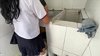 Padrastro Pervertido Y Cochino Encuentra A Su Petite 18+ Hijastra Lavando Sus Calzoncitos Y Le Clava La Varga Directo Al Coño Hasta Dejarla Cubierta De Semen