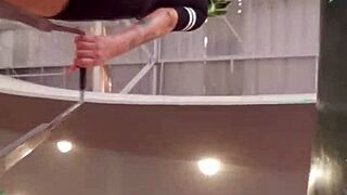 i saw that culona in the supermarket, so hot