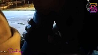 brigou com o marido e disse que o primeiro que ela visse ia chupar o pau, dito e feito, a puta da bruna santiny 18+ mamou um cara na praça