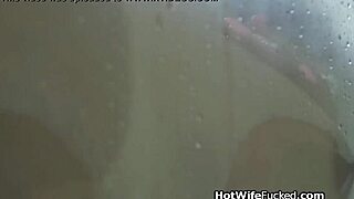 Spicy hotwife gives DEEP ORAL session