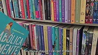 la chica de la libreria me quita el condon en el auto