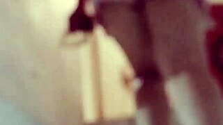 auroraestelar pees and masturbates her pussy while bathing at home