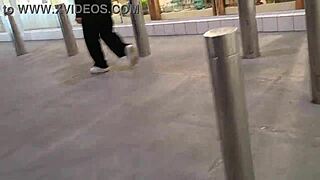 Trashy Kiwi Slut Shows Pussy At Mall