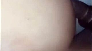 i'm chatting with this indonesian wife while her husband's out, things got steamy