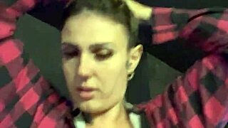 não acredito nisso quase fui expulso da academia pela minha vestes ficaram com muito tesão vendo meus peitos durinho pulando