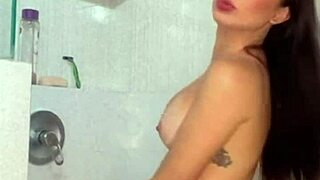 Hotwife masturbating for strangers