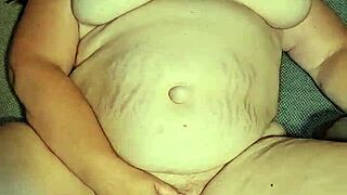 Hey, eating that pussy to taste the juice