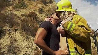 i'm watching this beautiful shemale fucking a guy, it's so hot!