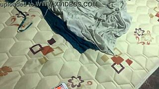 Nossa amigo n�o quis emprestar sua namorada gostosa e a outra menina parece mulher el�stico olha o que ela faz