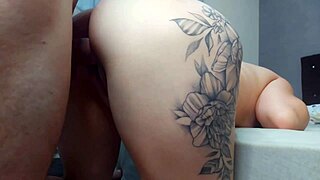 Esposa Traidor Fode O Amigo De Seu Marido Enquanto Ele Sai