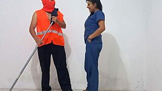 Porno De Enfermeras El Hospital Tiene A Una Enfermera Muy Caliente Ella Se Anda Follando Chupando Pollas Del Personal Masculino De Limpieza Porno Real Especial De Enfermera Lamiendo Pene En El Trabajo